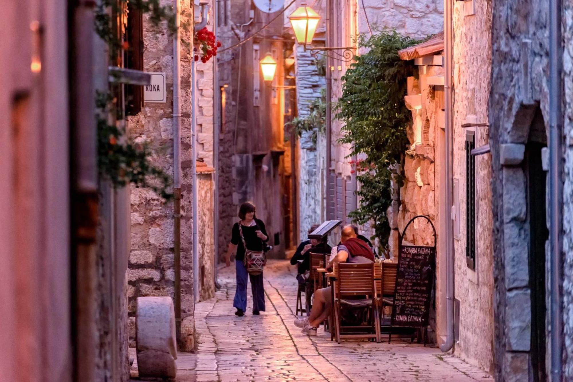 Nine Olives Hvar Willa *