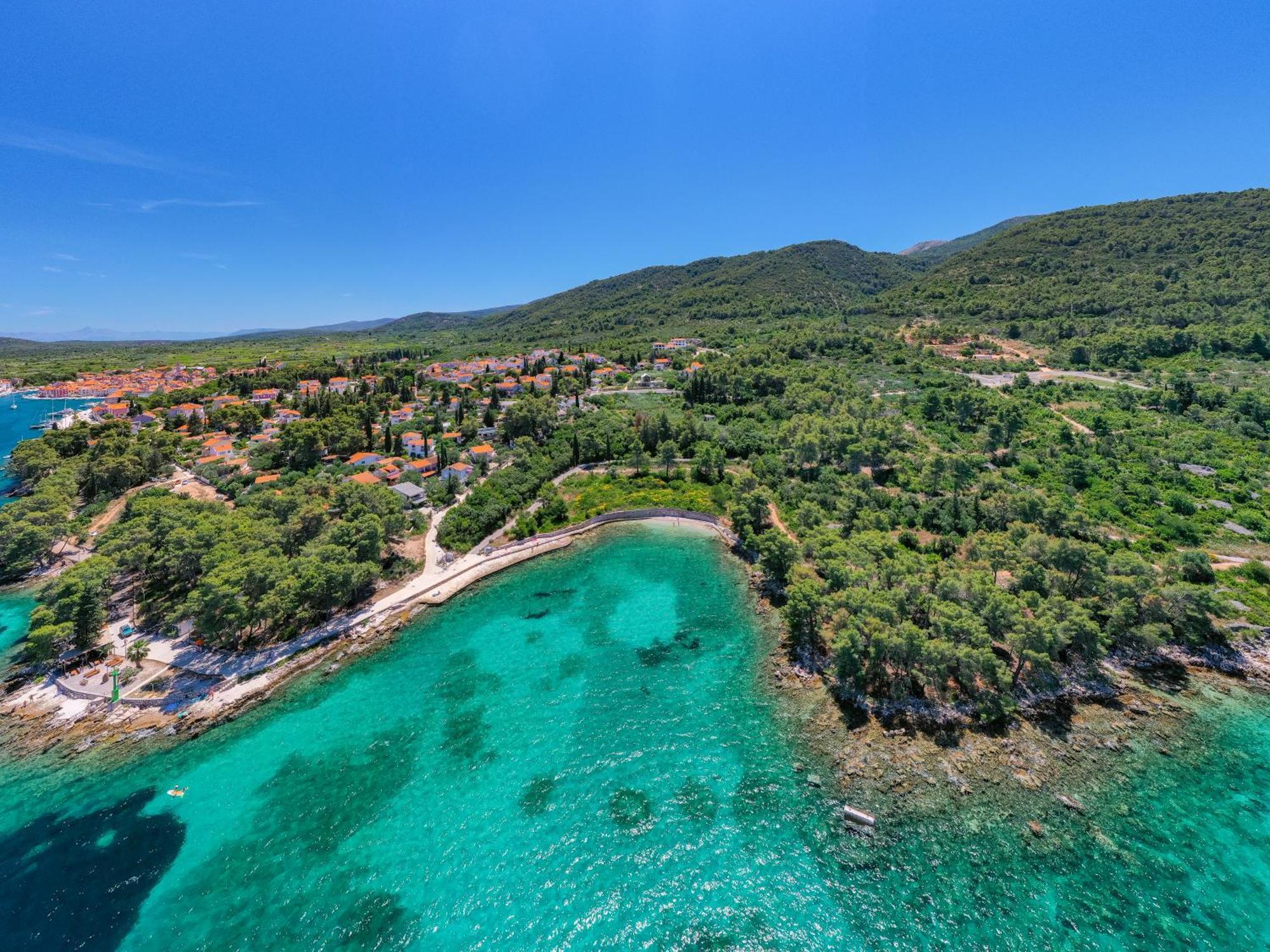 Nine Olives Hvar Willa