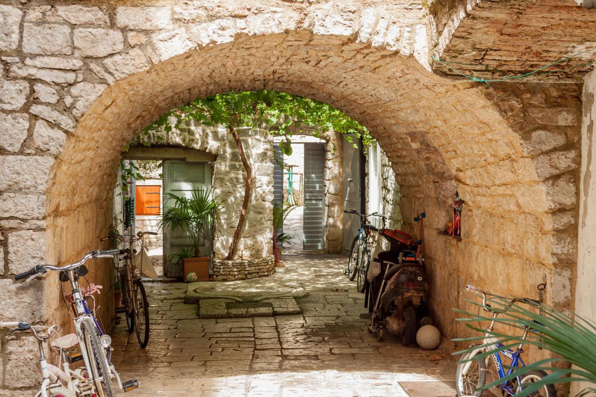 Nine Olives Hvar *